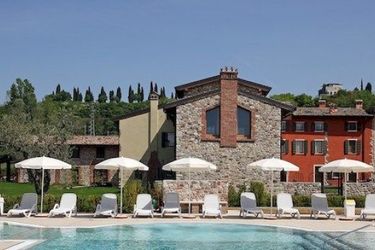 Hotel Residence Borgo Mondragon:  LAKE GARDA 