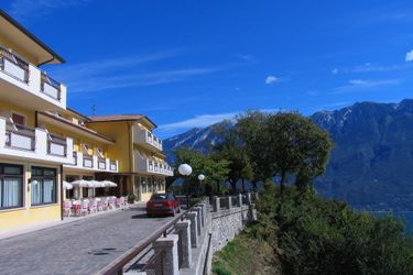 Hotel La Rotonda:  LAKE GARDA 