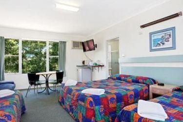 Hotel Newcastle Heights Motel:  LAKE MACQUARIE - NEW SOUTH WALES