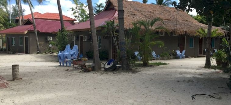 Hotel Mali-Mali Beach Resort:  LANGKAWI