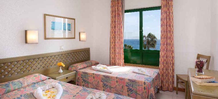 Hotel Blue Sea Apartamentos Costa Teguise Beach:  LANZAROTE - CANARIAS