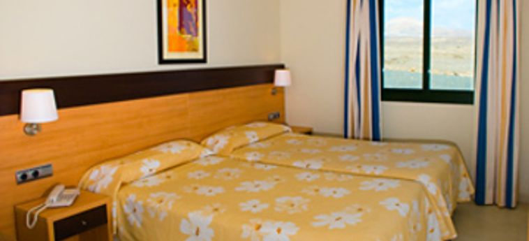Hotel Apartamentos Pocillos Playa:  LANZAROTE - ISOLE CANARIE