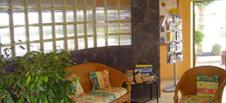 Hotel Apartamentos El Guarapo:  LANZAROTE - ISOLE CANARIE