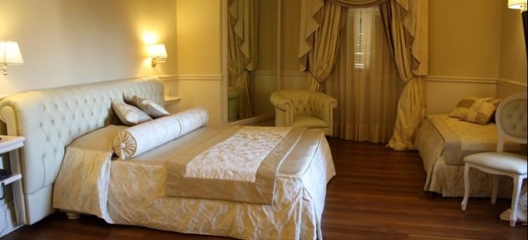 Suite Hotel Santa Chiara:  LECCE