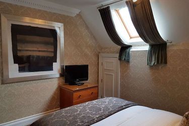 Hotel Quebecs:  LEEDS