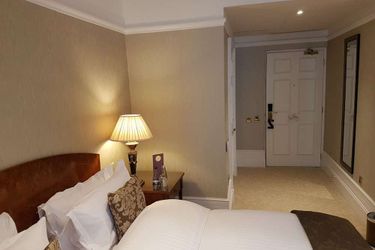 Hotel Quebecs:  LEEDS