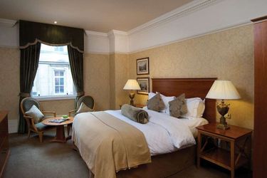 Hotel Quebecs:  LEEDS