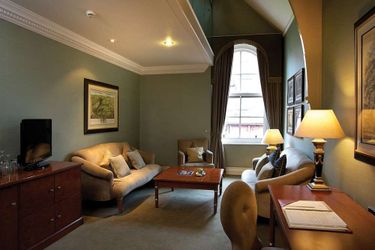 Hotel Quebecs:  LEEDS