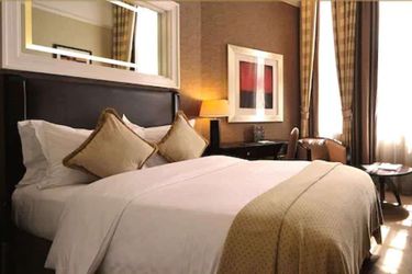 Hotel Quebecs:  LEEDS
