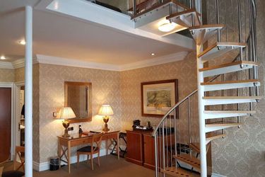 Hotel Quebecs:  LEEDS