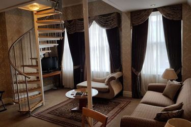 Hotel Quebecs:  LEEDS