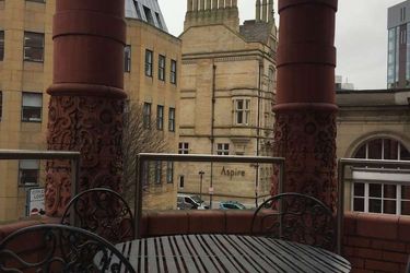 Hotel Quebecs:  LEEDS