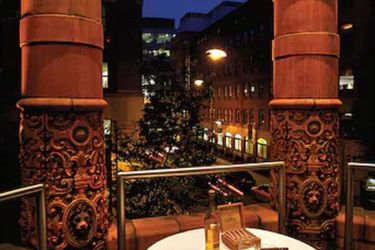 Hotel Quebecs:  LEEDS
