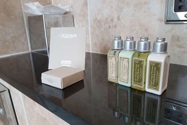 Hotel Quebecs:  LEEDS