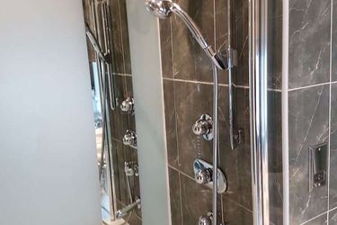 Hotel Quebecs:  LEEDS
