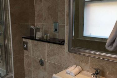 Hotel Quebecs:  LEEDS