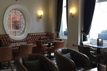 Hotel Quebecs:  LEEDS