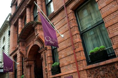 Hotel Quebecs:  LEEDS