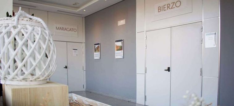 Hotel Zentral Leon:  LEON