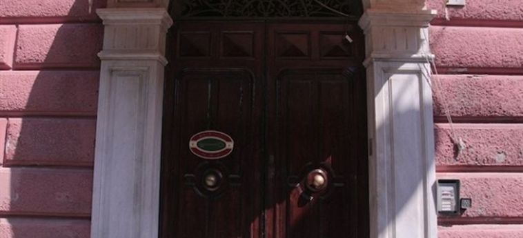 Hotel Palazzo Vannoni:  LEVANTO - LA SPEZIA