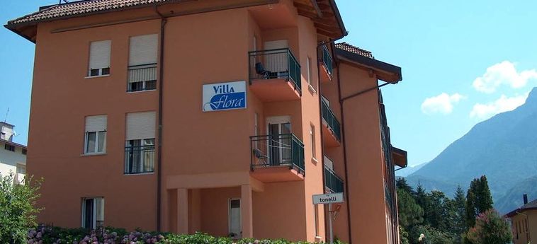 Hotel Villa Flora:  LEVICO TERME - TRENTO