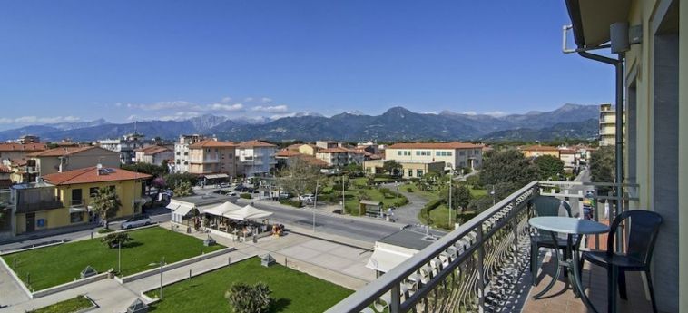 Hotel Nuovo Tirreno:  LIDO DI CAMAIORE - LUCCA