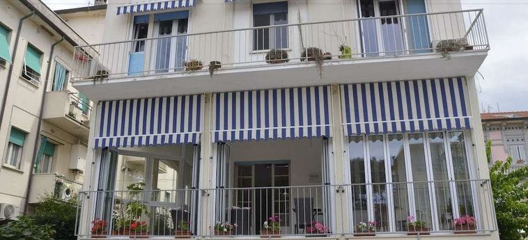 Hotel B&Amp;B La Zattera Lido Di Camaiore - Lucca : Photo 