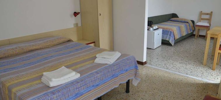Hotel B&Amp;B La Zattera Lido Di Camaiore - Lucca: Photo 
