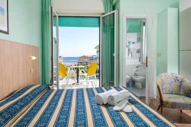 Hotel  Bahamas:  LIDO DI SAVIO - RAVENNA