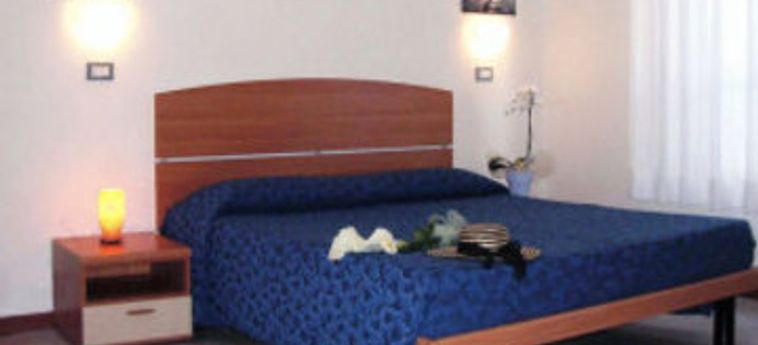 Hotel La Perla:  LIGNANO SABBIADORO - UDINE