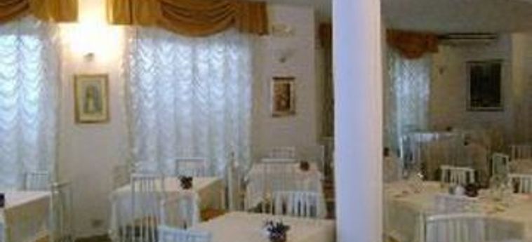 Hotel Villa Luisa:  LIGNANO SABBIADORO - UDINE