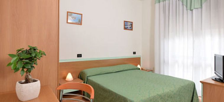 Hotel  Etna:  LIGNANO SABBIADORO - UDINE