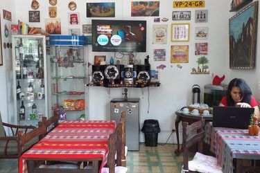 Hotel Urpi Backpacker:  LIMA