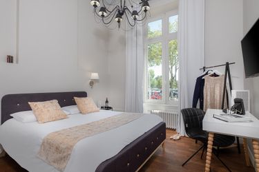 Hotel Hôtel De Paris:  LIMOGES