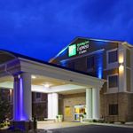 HOLIDAY INN EXPRESS & SUITES LINDALE 3 Stars