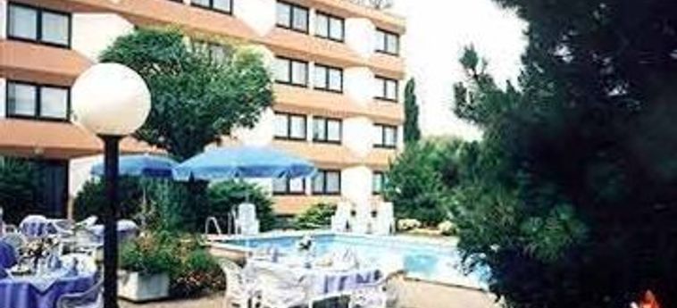 Hotel Ibis Styles Linz Linz: Foto 