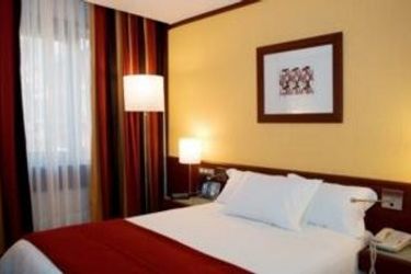 Hotel Holiday Inn Lisbon - Continental:  LISBON