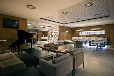 Mercure Lisboa Almada Hotel:  LISBON