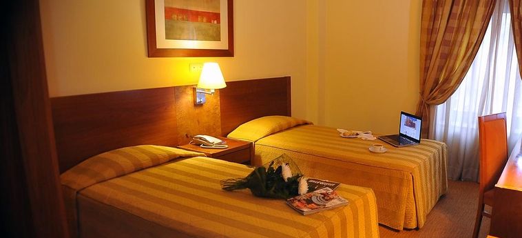 Hotel Travel Park:  LISBONA