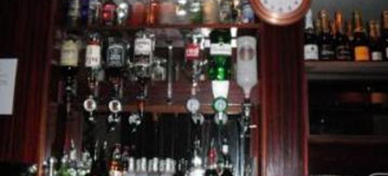 Hotel O'tooles Wine Bar & Lounge:  LIVERPOOL