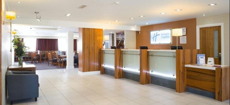 Hotel Holiday Inn Express Gatwick - Crawley:  LONDON - GATWICK AIRPORT