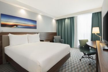 Hotel Hampton By Hilton London Stansted Airport:  LONDON - STANSTED AIRPORT
