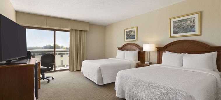 Hotel Days Inn By Wyndham London London: Photo 