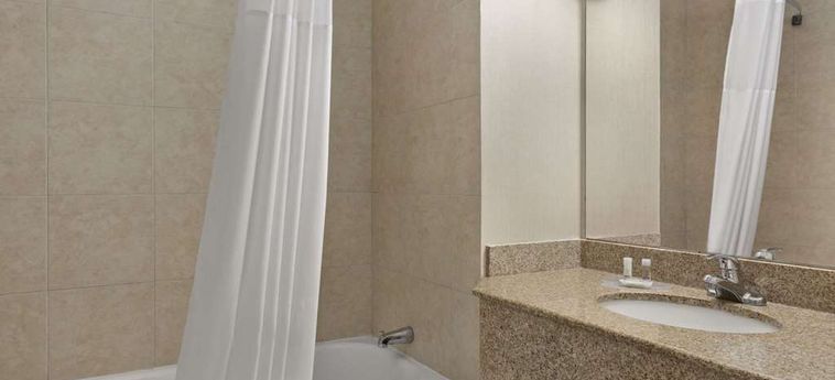 Hotel Days Inn By Wyndham London London: Photo 