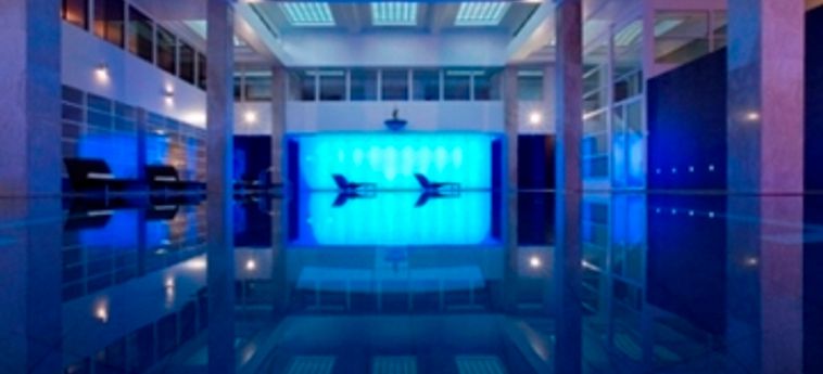 Dolphin House Serviced Apartments:  LONDON