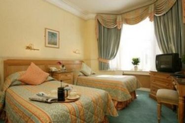 Hotel Avonmore Guest Accomodation:  LONDON