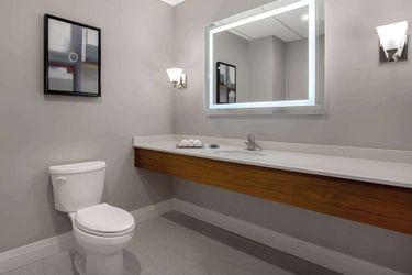 Doubletree By Hilton Hotel London Ontario London: Photo 
