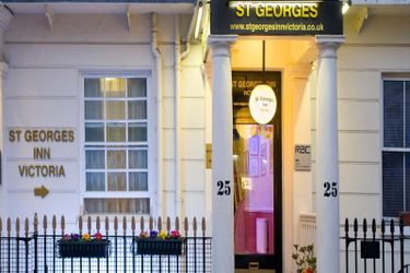 Hotel St George's Inn Victoria:  LONDON