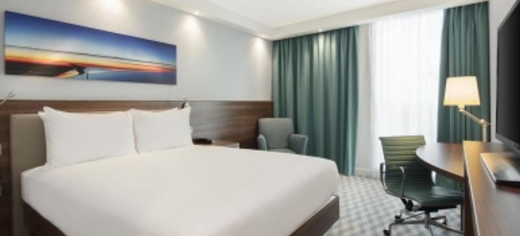 Hotel Hampton By Hilton London Stansted Airport:  LONDRA - AEROPORTO STANSTED