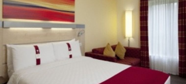 Hotel Holiday Inn Express London Stansted Airport:  LONDRES - AEROPUERTO STANSTED